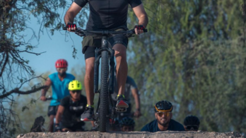 Una imagen de Instagram el jeque Hamdan durante la jornada ciclista.