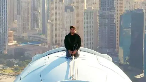 El jeque Hamdan en lo más alto de la gran noria de Dubai. (Instagram)