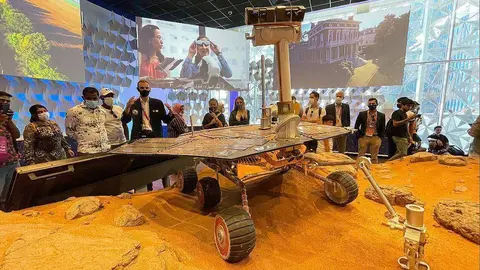 Simulación de la superficie de Marte en el Pabellón de Estados Unidos de Expo 2020 Dubai. (EL CORREO)