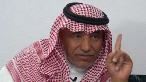 Una captura de vídeo muestra a Yahya Al-Shoujbi hablando con MBC TV.