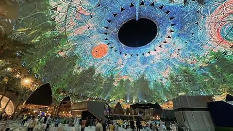 La cúpula de la Plaza Al Wasl en Expo Dubai. (EL CORREO)