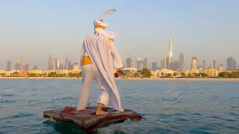 Aladín pasea por Dubai. (Youtube)