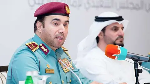 El mayor general Dr. Ahmed Nasser Al Raisi habla con los medios de comunicaci&oacute;n. (Gulftoday)