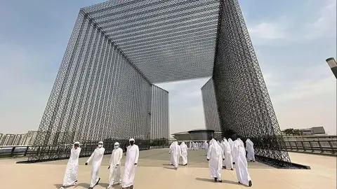 Musulmanes en el acceso a Expo 2020 Dubai. (EL CORREO)