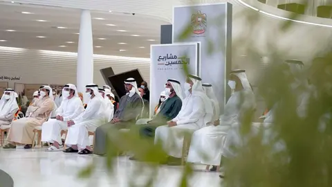 Los líderes de Emiratos durante la presentación del proyecto Etihad Rail. (Twitter)