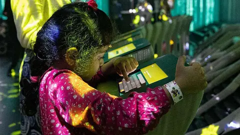 Los niños eligen 'El bosque del futuro' como el contenido que más les interesa del Pabellón de España en Expo 2020 Dubai. (Expo Spain 2020)