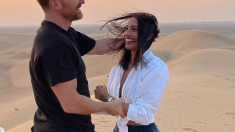 Jessica y a David en el desierto de Dubai. (Instagram)
