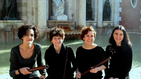 Las integrantes de Piacere dei Traversi.