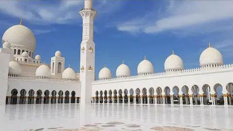 La gran Mezquita del Sheij Zayed en Abu Dhabi. (A. Moreno)