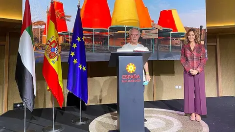 Ferran Adrià, en el Pabellón de España de Expo 2020 Dubai tras firmar en su libro de honor. (@ExpoSpain2020)