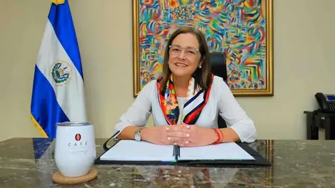 Alexandra Hill Tinoco, ministra de Relaciones Exteriores de El Salvador. (Facebook)