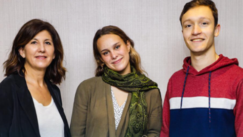 Los representantes del colegio español.