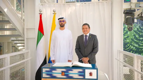 El ministro de Estado de Inteligencia Artificial de EAU y el ministro de Ciencia de Colombia en Expo Duba. (WAM)