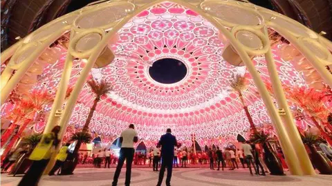 La cúpula de la plaza Al Wasl quedará este miércoles iluminada por completo con los colores de la bandera de España. (WAM)