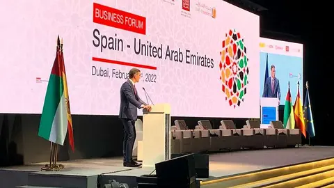 Pedro Sanchez, durante su intervención en el Foro de Negocios España-Emiratos Árabes Unidos que se celebra hoy en Dubai. (EL CORREO)