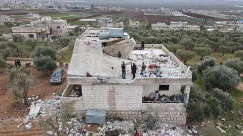 La vivienda donde se hizo inmolar el líder de Daesh. (Twitter)