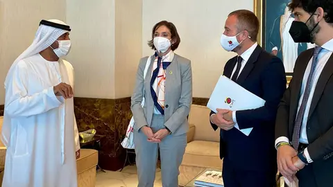 El presidente de Emirates, la ministra de Industria de España y representantes de Turespaña. (WAM)