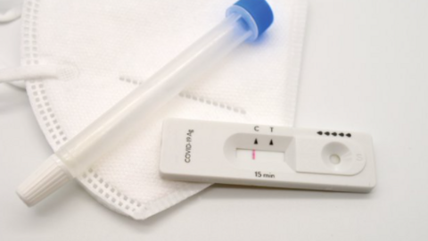 Utensilios en la era del coronavirus. (Twitter)