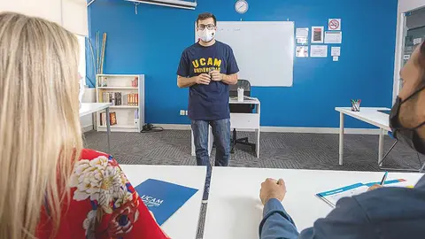 Clase del curso de inglés para hispanohablantes en UCAM Dubai. (Cedida)