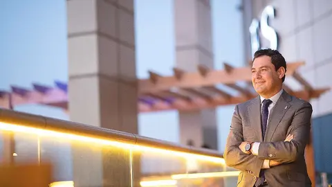 El presidente de la Junta de Andalucía, durante la visita que protagonizó a Dubai en febrero de 2022. (EL CORREO)