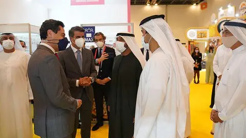Moreno conversa con el CEO de la aerolínea Emirates, Ahmed Bin Saeed Al Maktoum