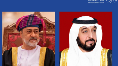 El presidente EAU y el sultán de Omán. (WAM)