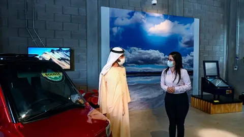 El gobernante de Dubai y Raquel Orozco en el Pabellón de Boliva de Expo 2020 Dubai. (Twitter)