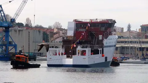 El buque de Abu Dhabi en aguas gallegas. (Twitter)