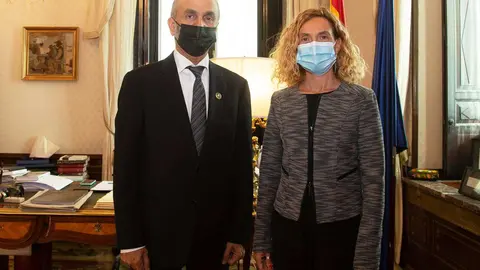 La presidenta del Congreso de España y el presidente del  Consejo Global para la Tolerancia y la Paz. (WAM)