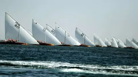 Una regata en aguas de Emiratos. (WAM)