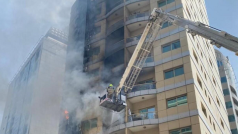 Una imagen del incendio en Al Barsha de Dubai.