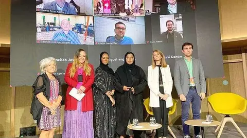 Participantes en la mesa redonda sobre el yacimiento de Saruq Al Hadid. (@ExpoSpain2020)