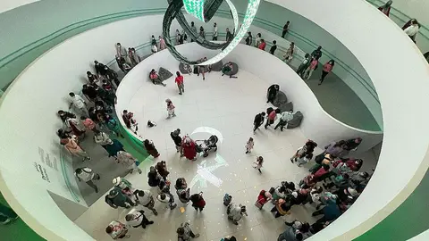 Imagen del atrio del Pabellón de España en Expo Dubai, donde este martes se celebra el Día de Aragón. (EL CORREO)