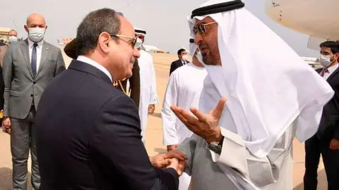 El presidente de Egipto recibe al príncipe heredero de Abu Dhabi. (Twitter)