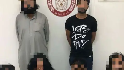 La Policía de Abu Dhabi difundió esta imagen de la banda detenida.