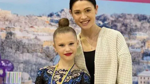 Una imagen de Twitter de lla joven gimnasta ucraniana.