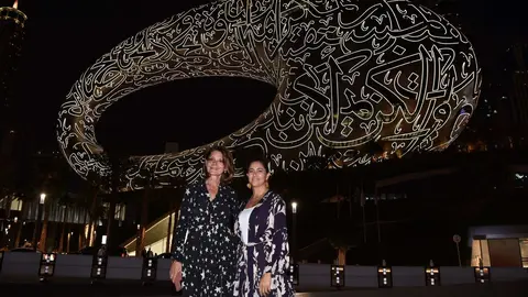 Las dos colombianas en el Museo del Futuro. (WAM)