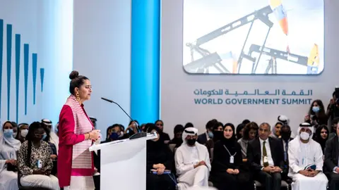 La colombianaJuliana Ruiz durante su discurso en la Cumbre Mundial de Gobiernos 2022 de Dubai. (WAM)