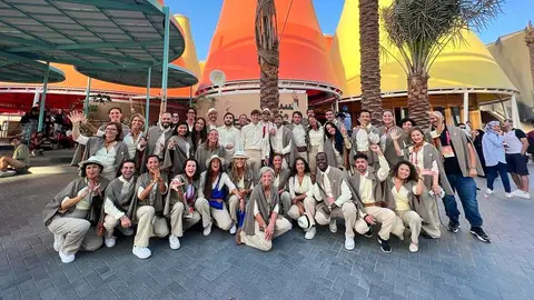 Parte del equipo del Pabellón de España, en la tarde del 31 de marzo de 2022, último día de la Exposición Universal 2020 de Dubai. (@expospain2020)