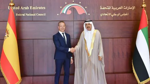 El presidente del Senado de España junto al presidente del Consejo Federal Nacional de EAU. (WAM)