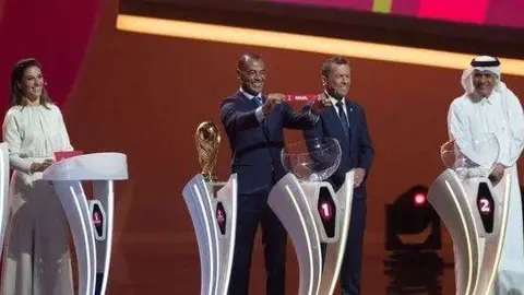 Un momento del sorteo del Mundial de Qatar. (Twitter)