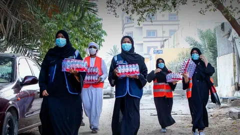 Voluntarios de Suqia EAU.
