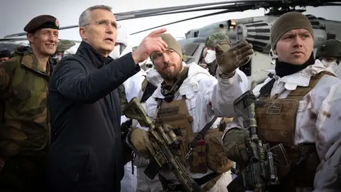 El secretario general de la OTAN, Jens Stoltenberg, en un ejercico militar. (@JensStoltenberg)