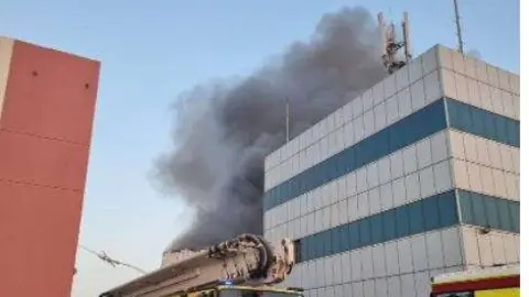 Una imagen del incendio difundida por la Policía de Abu Dhabi.