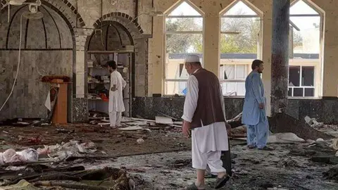 La mezquita en Kabul donde tuvo lugar el atentado. (Twitter)