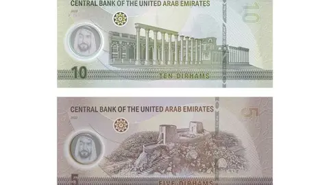 A modo ilustrativo, billetes de 5 y 10 dirhams. (WAM)