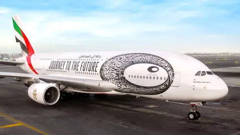 El A380 de Emirates ilustrado con el Museo del Futuro. (Emirates Airline)