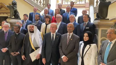 Delegación emiratí en Málaga. (WAM)