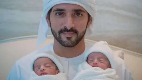 Una imagen de Instagram del jeque Hamdan con sus hijos.