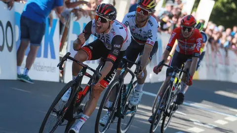 Una imagen de corredores del UAE Team Emirates. (WAM)